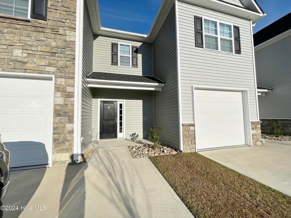 2005 Newbury Wy in Greenville, NC - Building Photo