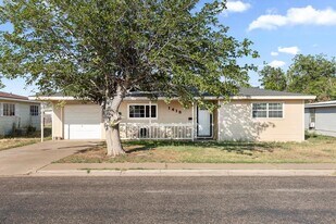 1418 E Cres Dr in Odessa, TX - Building Photo
