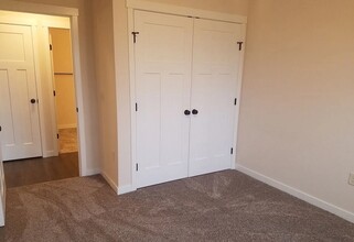 201 Camelot Ln, Unit #3 in Rice Lake, WI - Building Photo - Building Photo
