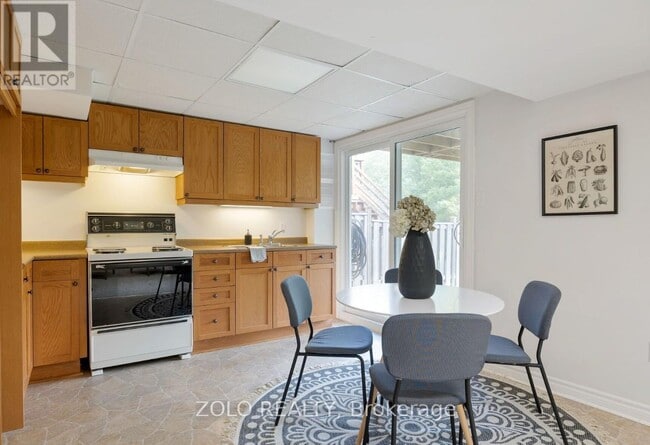 2488 Newport St in Burlington, ON - Building Photo - Building Photo