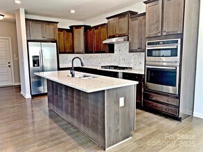 7011 Kingfisher Way in Belmont, NC - Building Photo - Building Photo