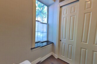 350 W 21st St in New York, NY - Building Photo - Building Photo