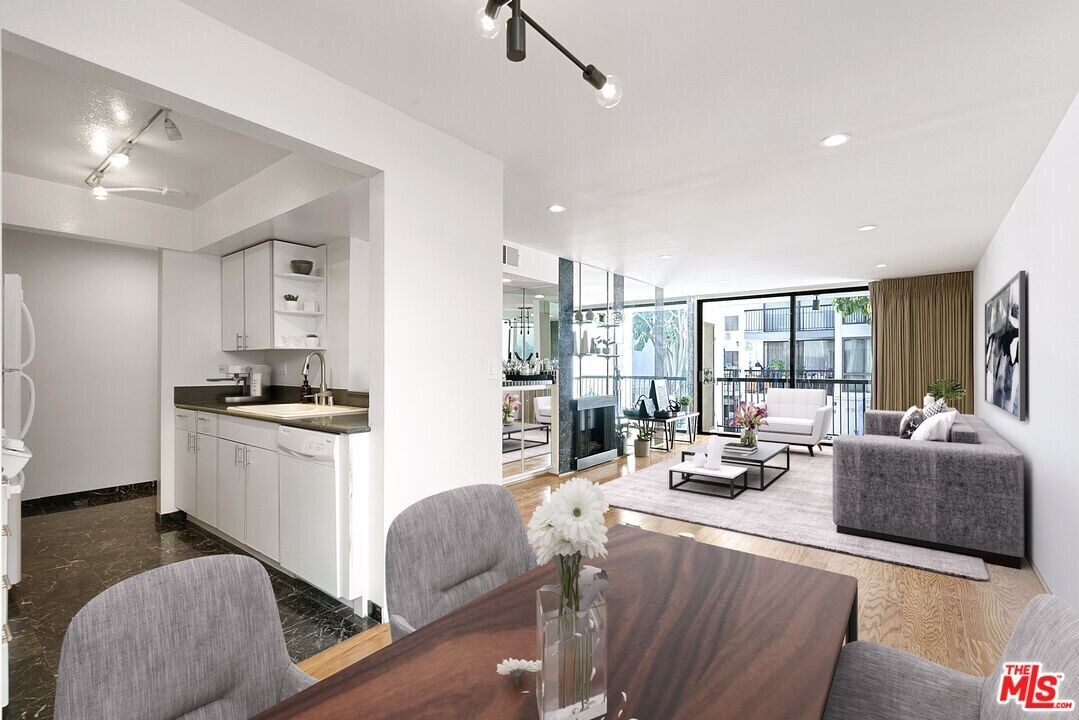 906 N Doheny Dr in West Hollywood, CA - Building Photo