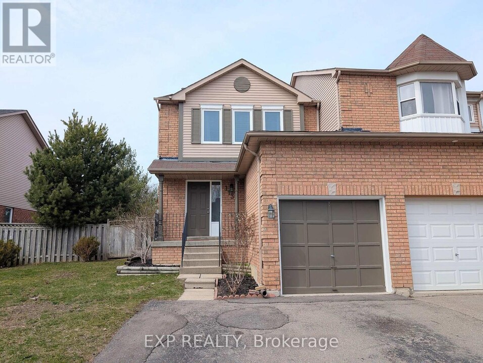 113 Vail Meadows Crescent in Bowmanville, ON - Building Photo