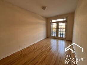 3349 N Clark St in Chicago, IL - Building Photo - Building Photo