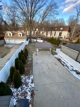 6902 Saint James St, Unit B in Wauwatosa, WI - Building Photo - Building Photo