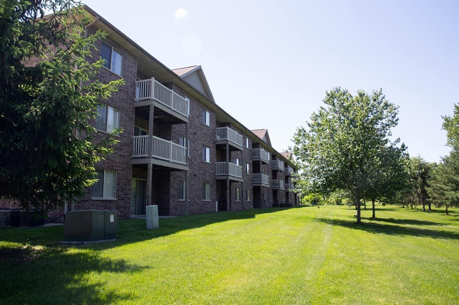 845 31st Ave SW Apartments and Nearby Cedar Rapids