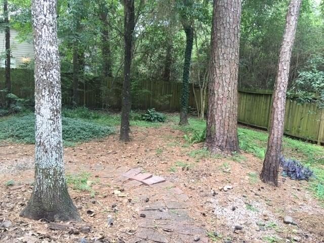 property at 2 Yewleaf Rd