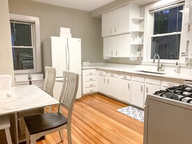 87 Chandler St, Unit 87 Apartamentos