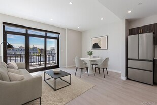 37-18 Broadway in Queens, NY - Building Photo