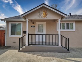 308 6th St in Roseville, CA - Building Photo