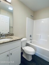 1150 Cross Creek Cir in Greenville, NC - Building Photo - Building Photo