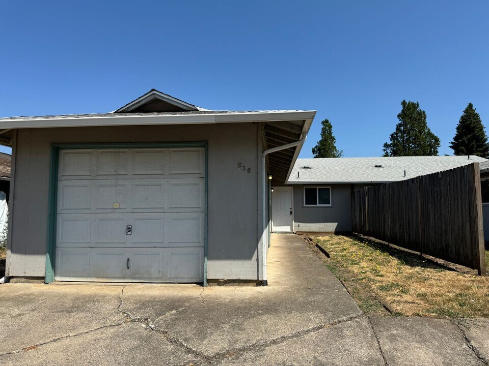 636 W Quinalt St in Springfield, OR - Building Photo