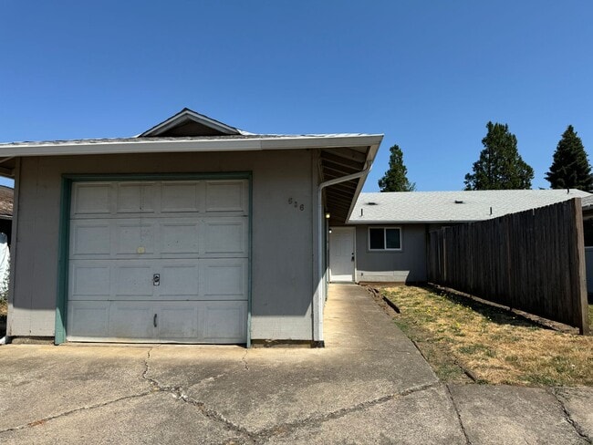 property at 636 W Quinalt St