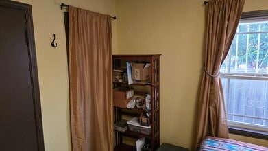 1415 W 49th St in Los Angeles, CA - Building Photo - Building Photo