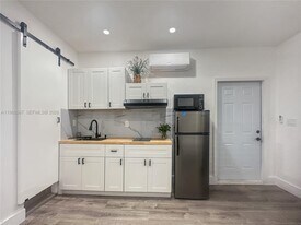 15400 SW 169th Ln in Miami, FL - Building Photo