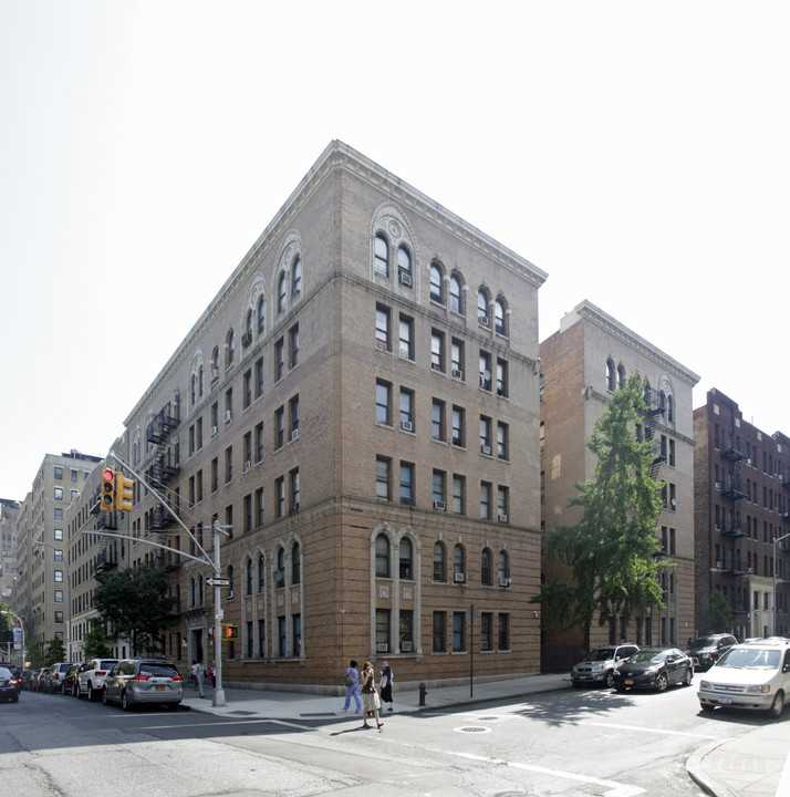 100 Fort Washington Ave in New York, NY - Building Photo