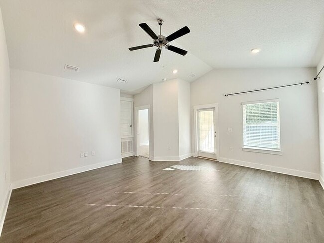 5732 Conley Ct in Milton, FL - Building Photo - Building Photo