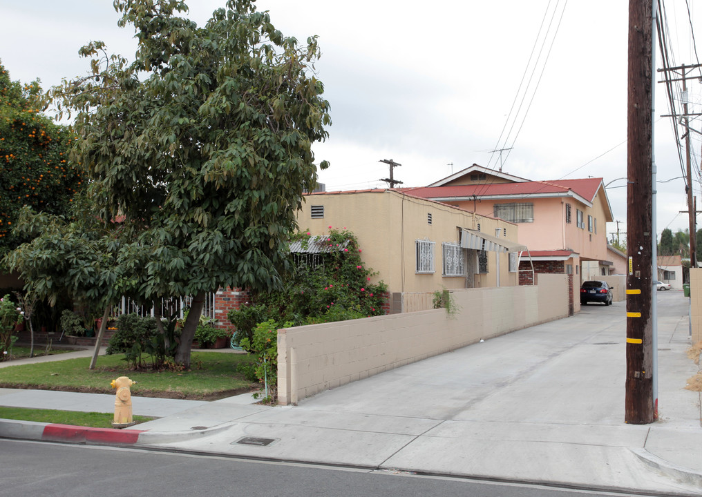 6321 Gentry St in Huntington Park, CA - Building Photo