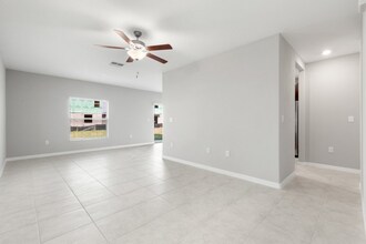5008 Wild Senna Blvd in Tampa, FL - Building Photo - Building Photo