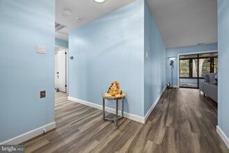 326 Devon Way in West Chester, PA - Foto de edificio - Building Photo