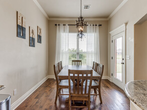 19021 Meadows Crossing Dr in Edmond, OK - Foto de edificio - Building Photo