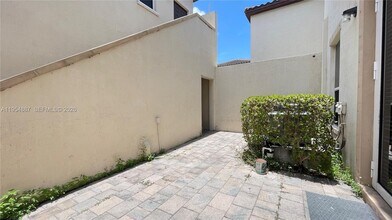 17090 SW 95th Terrace in Miami, FL - Building Photo - Building Photo
