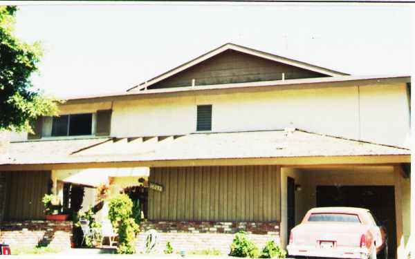 16172 Malaga Ln in Huntington Beach, CA - Foto de edificio - Building Photo