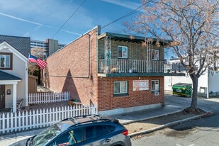 49 High St in Reno, NV - Building Photo