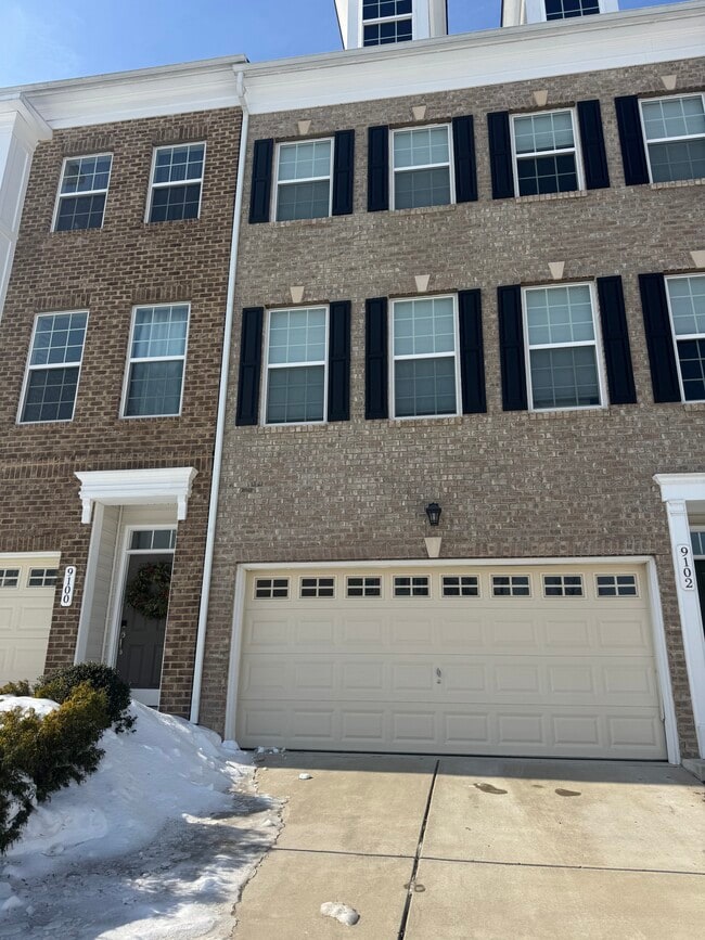 9102 Village Springs Dr in Upper Marlboro, MD - Building Photo - Building Photo