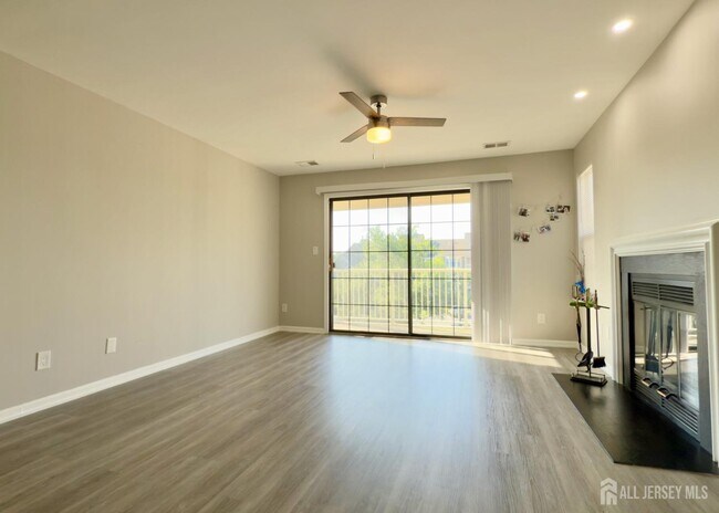 429 Meade Ct in East Brunswick, NJ - Building Photo - Building Photo