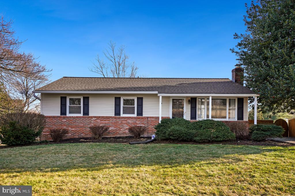 12316 Fountain Dr in Clarksburg, MD - Building Photo