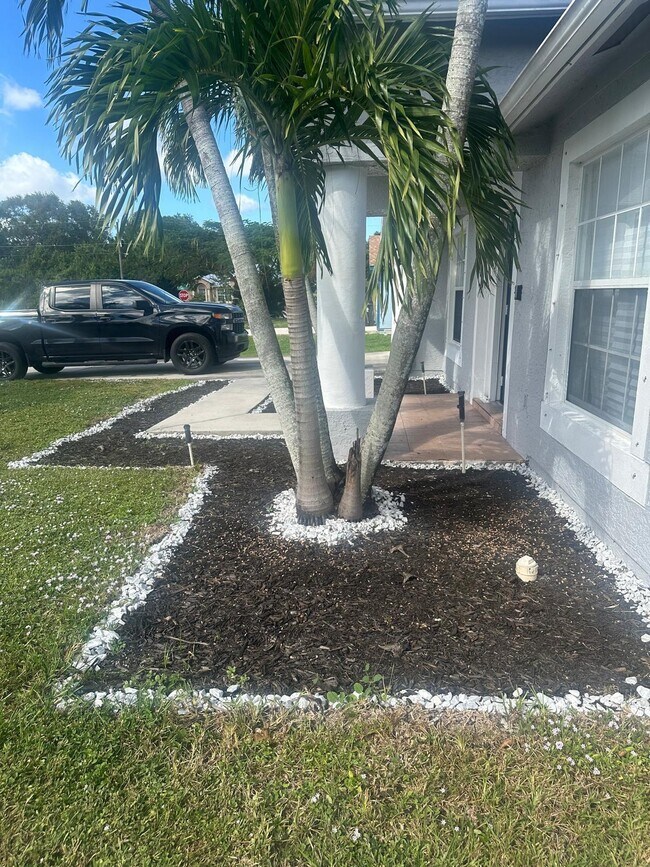 4397 SW Calah Cir in Port St. Lucie, FL - Building Photo - Building Photo