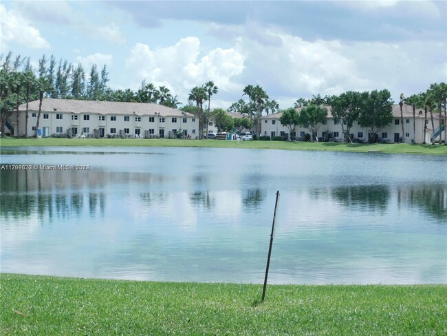 2910 SE 13th Rd in Homestead, FL - Foto de edificio - Building Photo