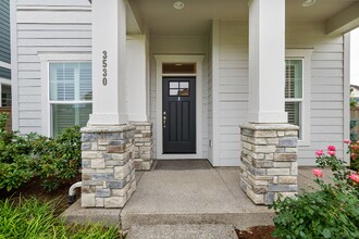 3530 SE Birchleaf St in Hillsboro, OR - Building Photo - Building Photo