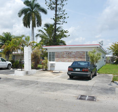 721 NE 3rd St in Hallandale Beach, FL - Building Photo - Building Photo