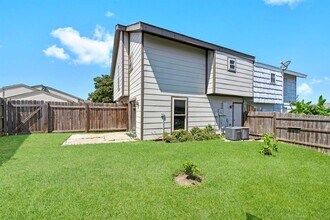 118 April Point Dr N in Montgomery, TX - Building Photo - Building Photo