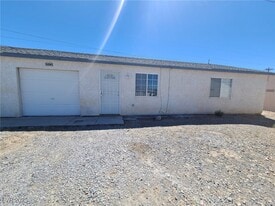 1960 Haiwee St in Pahrump, NV - Building Photo