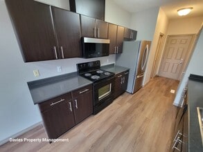 735-785 85 St SW in Edmonton, AB - Building Photo - Building Photo