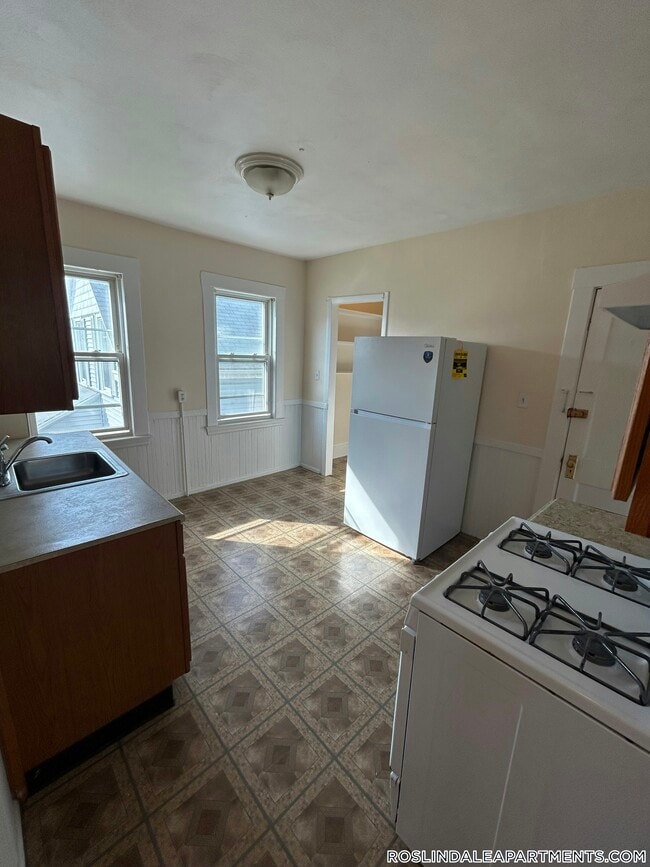 41 Averton St