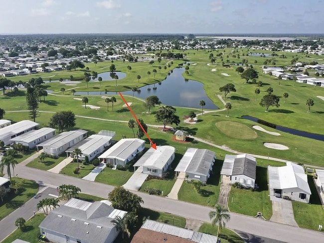 1035 Royal Palm Dr in Micco, FL - Building Photo - Building Photo