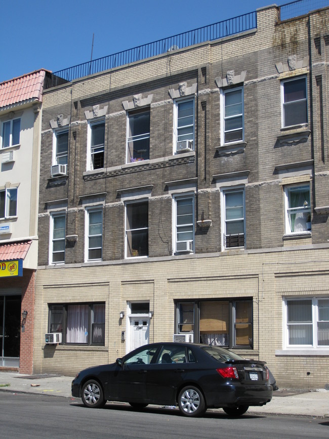 2039 Bath Ave in Brooklyn, NY - Building Photo - Building Photo