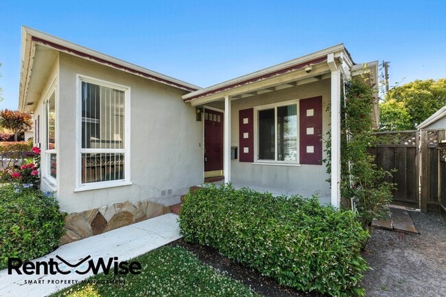 1121 Killarney Ln in Burlingame, CA - Building Photo - Building Photo