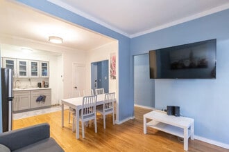 340 E 80th St in New York, NY - Building Photo - Building Photo