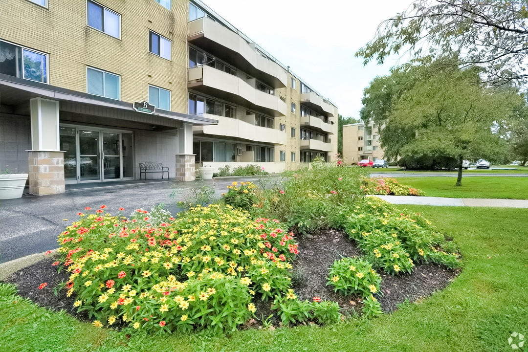 Cultural Gardens Apartments in Euclid, OH - Building Photo