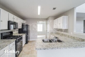 670 Burtons Cove in Hampton, GA - Building Photo - Building Photo