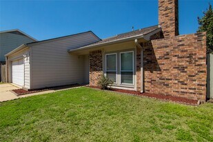 15806 Val Verde Dr in Houston, TX - Building Photo