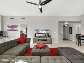 8255 Las Vegas Blvd S-Unit -#2021 in Las Vegas, NV - Foto de edificio - Building Photo