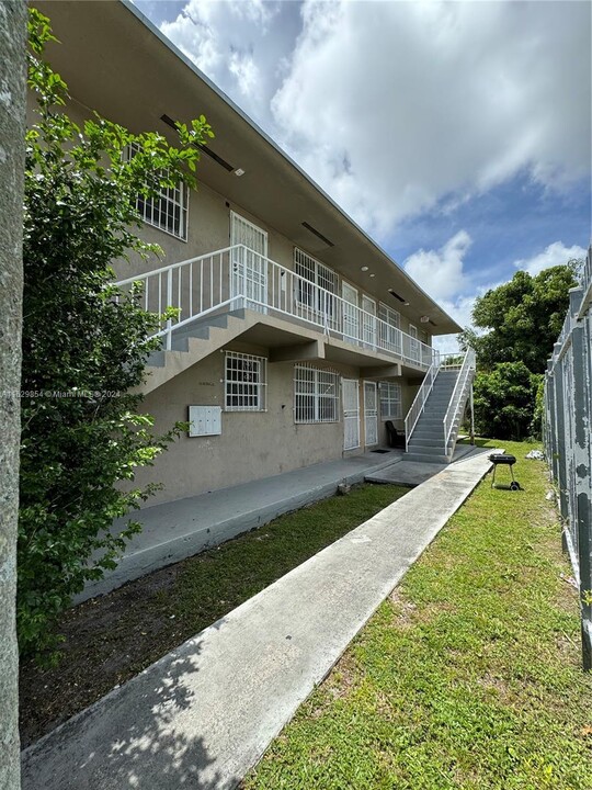 1251 NW 59th St-Unit -2 in Miami, FL - Building Photo