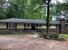 17025 Wildwood Rd in Griffin, GA - Building Photo